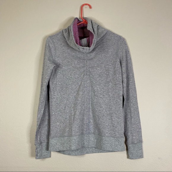 LULULEMON gray In A Cinch reversible sweatshirt 4 - Picture 1 of 12